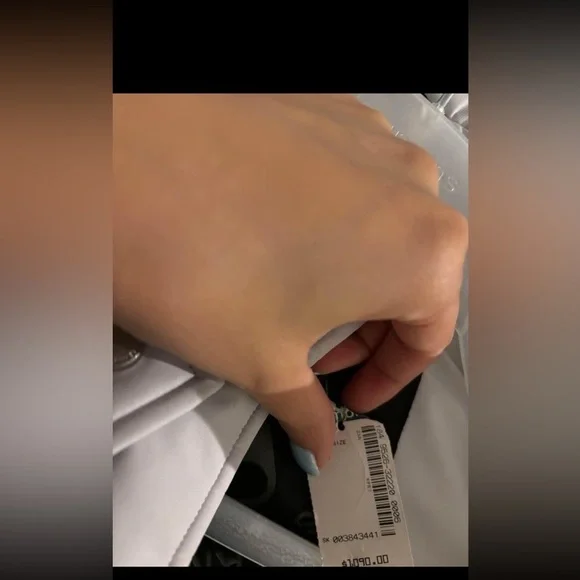 Brand-New Moose Knuckles Winter Jacket - Women’s Size S with Simon’s dust bag ! - Picture 10 of 13